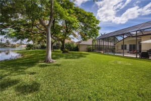 441 Montclaire Dr, Weston, FL 33326, Sold 08/11/22