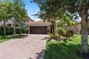8283 Calabria Lakes Drive, Boynton Beach, FL 33473, Sold 08/04/22