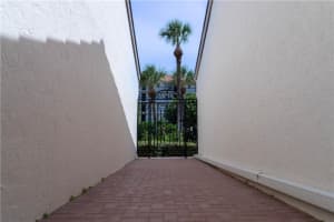 2717 N Ocean Blvd   8, Boca Raton, FL 33431 Sold 12/15/22