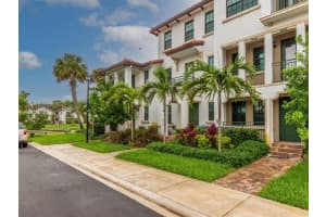 11751 SW 13th Ct, Pembroke Pines, FL 33025 Sold 11/07/22