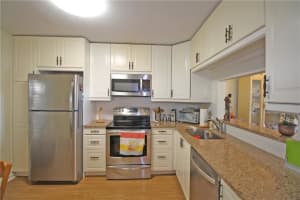 1001 Colony Point Cir, Pembroke Pines, FL 33026, Sold 09/22/22