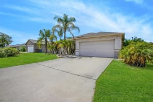 727 Westwinds Dr, Davenport, FL 33837, Sold 11/21/22