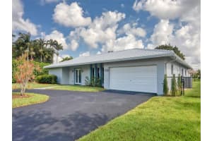 10675 NW 40th St, Coral Springs, FL 33065, Sold 08/12/22