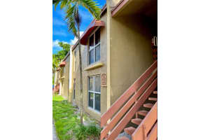 4429  Treehouse Ln   E, Tamarac, FL 33319 Sold 09/09/22