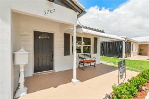 5707 NW 84th Ter, Tamarac, FL 33321 Sold 08/05/22