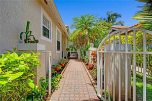 2601 E Aragon Blvd   6, Sunrise, FL 33313 Sold 08/26/22
