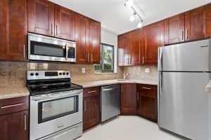 50 SE 12th St   122, Boca Raton, FL 33432 Sold 08/12/22