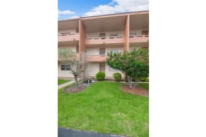8852 W McNab Rd APT 204, Tamarac, FL 33321, Sold 08/25/22