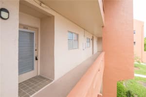 8852 W McNab Rd APT 204, Tamarac, FL 33321, Sold 08/25/22
