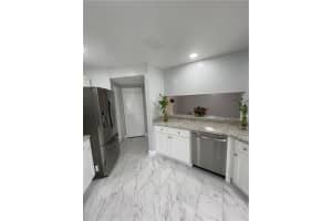 9159 W SUNRISE BLVD, Plantation, FL 33322 Sold 10/24/22