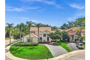 1147  Laguna Springs Dr, Weston, FL 33326 Sold 09/13/22