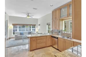 1147  Laguna Springs Dr, Weston, FL 33326 Sold 09/13/22