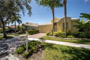 10030  Diamond Lake Drive, Boynton Beach, FL 33437 Sold 09/15/22