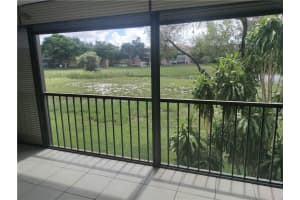 370 NW 76th Ave   203, Margate, FL 33063 Sold 08/03/22