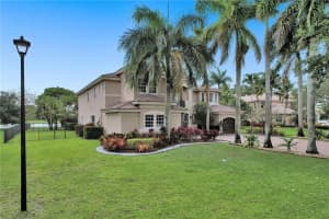 3747  Saratoga Ln, Davie, FL 33328 Sold 09/12/22
