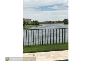 10130  Edgewater Ct, Parkland, FL 33076 Sold 11/01/22