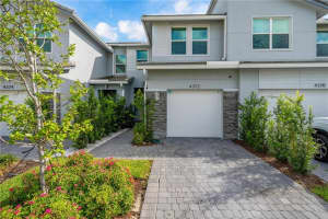 4372  Veleiros Ave   4372, Deerfield Beach, FL 33064 Sold 11/10/22