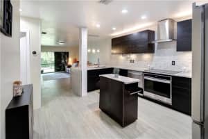 5382  Gate Lake Road   2, Tamarac, FL 33319 Sold 08/29/22