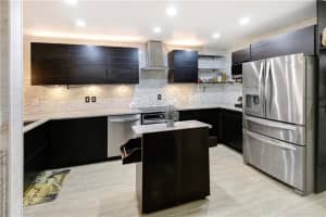 5382  Gate Lake Road   2, Tamarac, FL 33319 Sold 08/29/22
