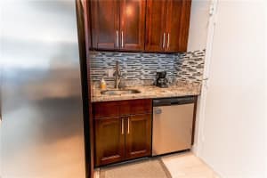 2190 NE 68th St   532, Fort Lauderdale, FL 33308 Sold 08/10/22