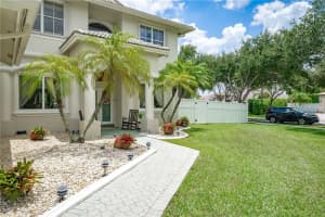 15982 SW 61st St, Davie, FL 33331 Sold 08/31/22