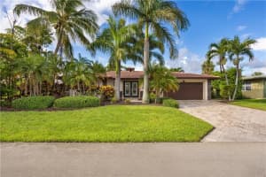2220 SE 13th St, Pompano Beach, FL 33062 Sold 10/11/22