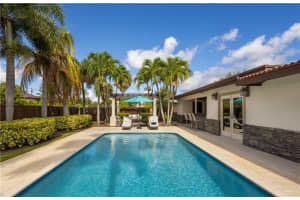 2220 SE 13th St, Pompano Beach, FL 33062 Sold 10/11/22