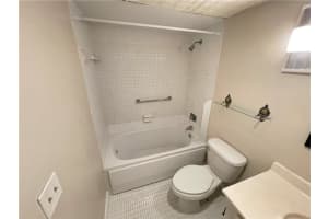 470  Executive Center Dr   4-M, West Palm Beach, FL 33401 Sold 11/03/22
