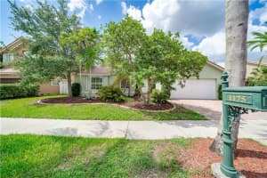 1175  Laguna Springs Dr, Weston, FL 33326 Sold 09/16/22