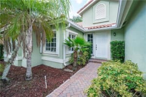 1175  Laguna Springs Dr, Weston, FL 33326 Sold 09/16/22