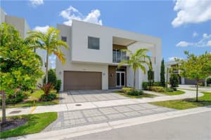 7443 NW 100 AVE, Doral, FL 33178 Sold 08/19/22