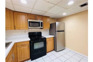 9050 NW 28th St APT 131, Coral Springs, FL 33065, Sold 09/09/22