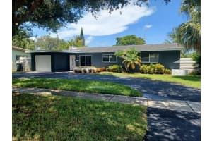 407 S 56th Ter, Hollywood, FL 33023 Sold 08/12/22