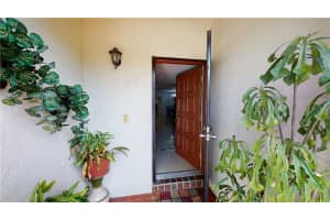 333  Ives Dairy Rd   333-06, Miami, FL 33179 Sold 08/29/22