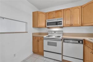7500 NW 30th Pl   123, Sunrise, FL 33313 Sold 09/09/22