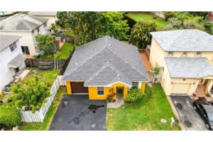 5890  Woodland Point Dr, Tamarac, FL 33319 Sold 08/31/22