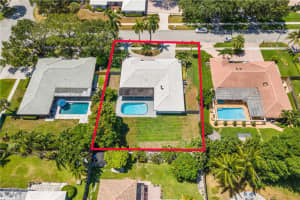 821 SW 17th St, Boca Raton, FL 33486 Sold 10/11/22