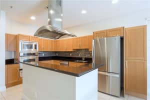 738 NE 7th Ave, Fort Lauderdale, FL 33304 Sold 11/30/22