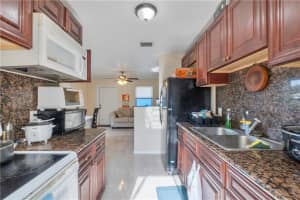 1364  7th St, West Palm Beach, FL 33401 Sold 12/29/22