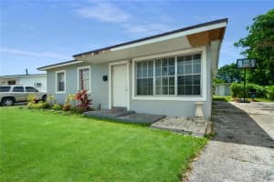 1330  8th St, West Palm Beach, FL 33401 Sold 09/12/22