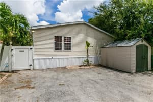 656 SW 130th Ter, Davie, FL 33325 Sold 08/22/22