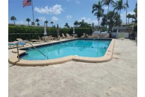 900  Atlantic Shores Blvd   132, Hallandale Beach, FL 33009 Sold 12/06/22