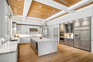 4  Oneida Lane, Sea Ranch Lakes, FL 33308 Sold 09/01/22