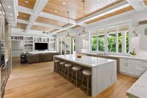 4  Oneida Lane, Sea Ranch Lakes, FL 33308 Sold 09/01/22