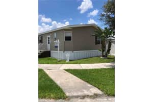21500 NW 4th Pl, Pembroke Pines, FL 33029 Sold 09/16/22