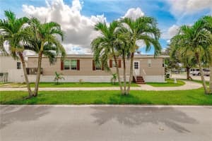 21500 NW 4th Pl, Pembroke Pines, FL 33029 Sold 09/16/22