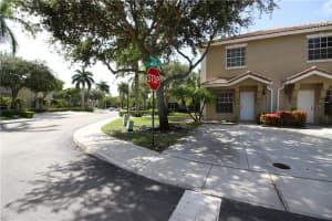 12153 SW 3rd St, Pembroke Pines, FL 33025, Sold 08/31/22
