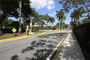 12153 SW 3rd St, Pembroke Pines, FL 33025, Sold 08/31/22