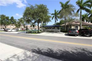 12153 SW 3rd St, Pembroke Pines, FL 33025, Sold 08/31/22