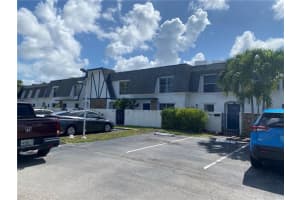 3909 SW 67th Ter   1, Davie, FL 33314 Sold 09/09/22